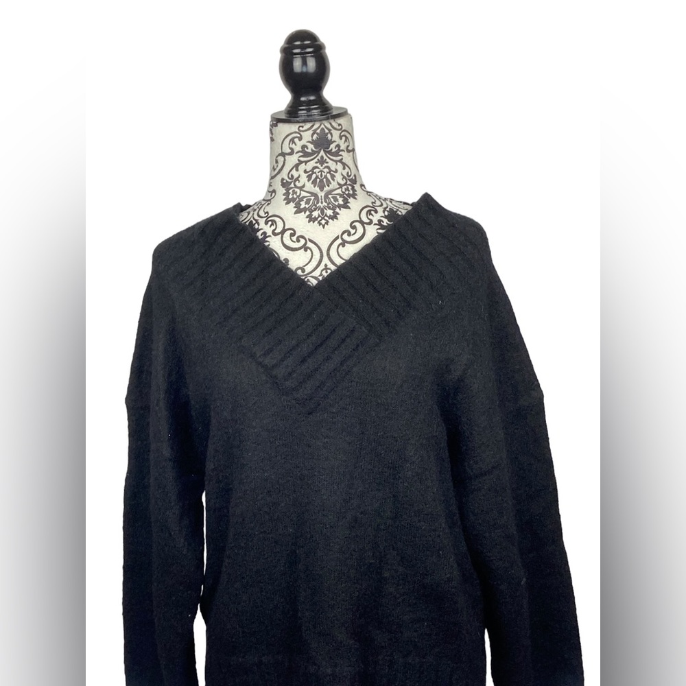 H&M BLACK Criss-Cross Sweater Size S